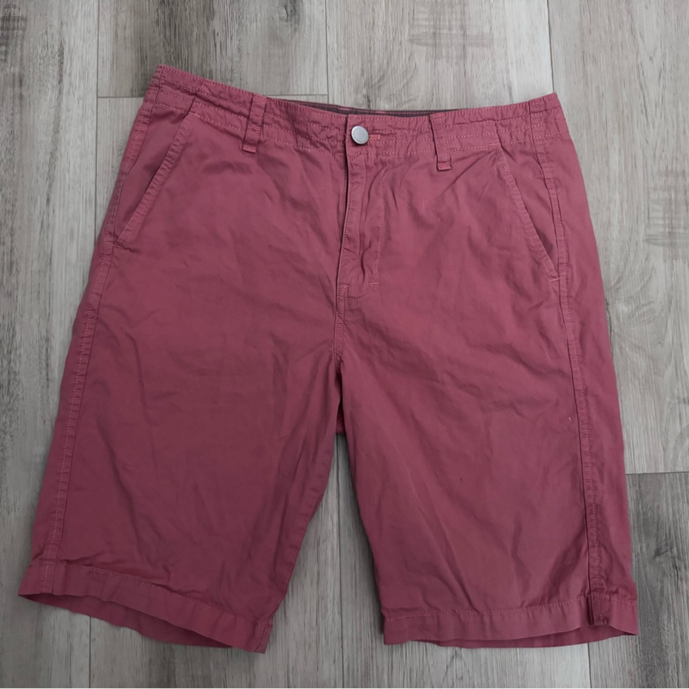 Calvin Klein Mens Peach shorts size 32 waist.